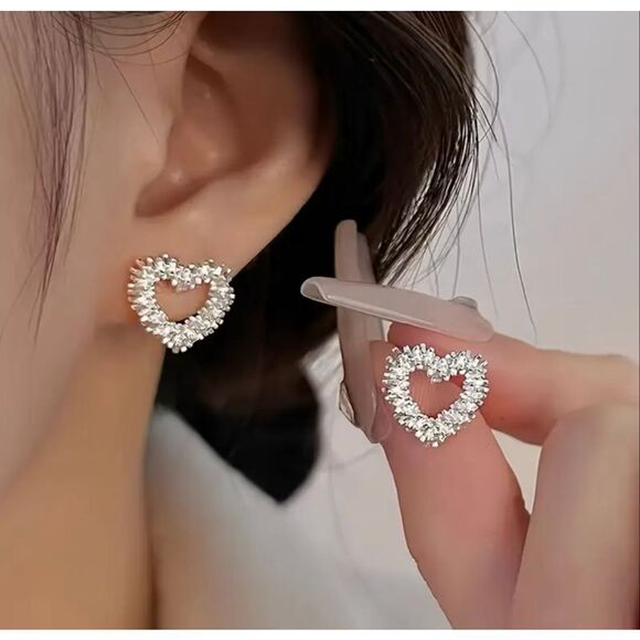 NWT14K Set Of 2 Silver & Gold Rustic Textured Hollow Heart Stud Earrings - Picture 3 of 8